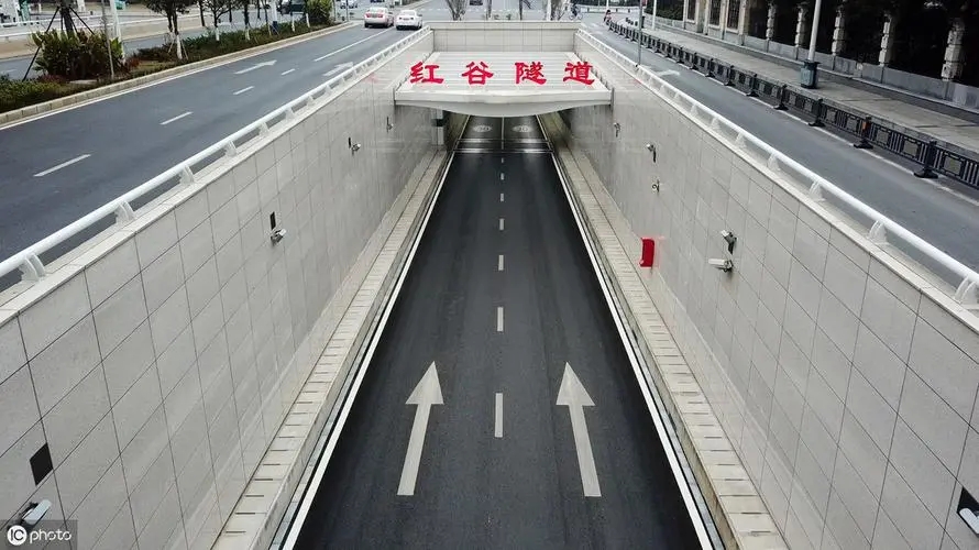 南昌红谷隧道